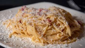 Detailaufnahme von Spagetti mit Parmesan