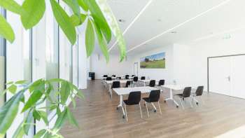 Heller Seminarraum im Hotel kommod