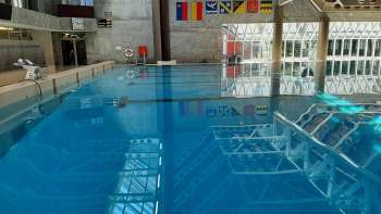 Schwimmbecken