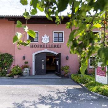 Eingangsbereich der Hofkellerei des Fürsten von Liechtenstein in Vaduz Eingangsbereich der Hofkellerei des Fürsten von Liechtenstein in Vaduz