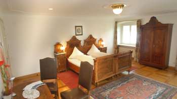 Rustikal eingerichtetes Doppelzimmer im Hotel-Gasthof Löwen