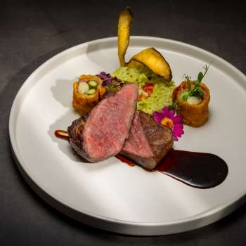 Leckeres Essen in modern-gemütlicher Atmosphäre im Alpin Royal Restaurant