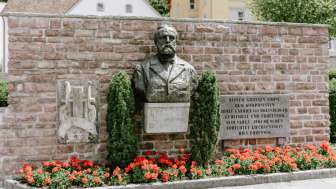 DIE SKULPTUR DER STADT VADUZ