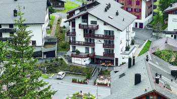 Aussenansicht des Haus Alpina im Bergort Malbun