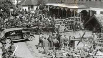 Flüchtlingsandrang an der Grenze in Schaanwald, 3. Mai 1945. Liechtensteinisches Landesarchiv, B 413/003/047, Foto: Baron Eduard von Falz-Fein, Repro: Walter Wachter, Schaan