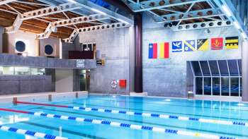 Schwimmbecken