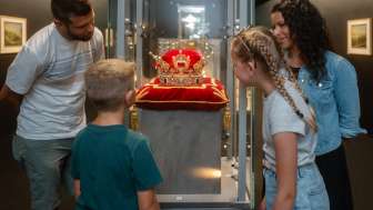 Familie in der Liechtensteinischen SchatzKammer