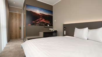 Modernes Doppelzimmer im b_smart motel
