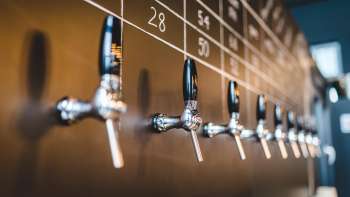 Detailaufnahme von Zapfhähnen im Liechtensteiner Brauhaus