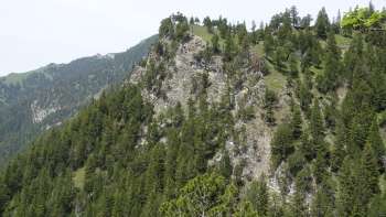  Station 6 Geologiepfad Malbun: Eine Felswand erzählt von der Geschichte der Alpen