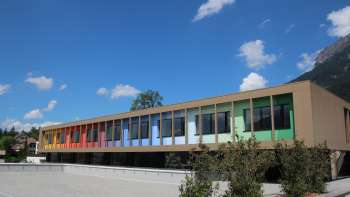 Schulanlage Ebenholz