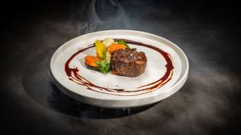 Leckeres Essen in modern-gemütlicher Atmosphäre im Alpin Royal Restaurant