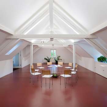 Tend mit Stuhlkreis Seminarzentrum Stein Egerta