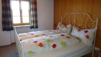 Schlafzimmer Ferienwohnung Fernsicht A