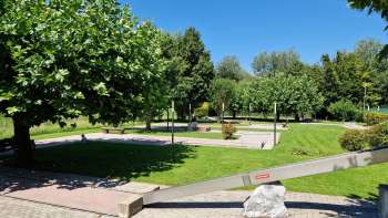 Minigolfanlage Schaan-Vaduz mit gepflegten Bahnen