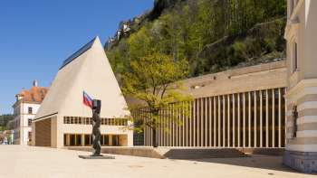 «Vaduz erleben» – Führung durch das Landtagsgebäude