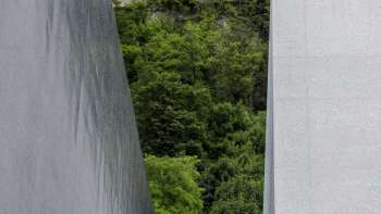 Kunstmuseum Liechtenstein mit Hilti Art Foundation vor Schloss Vaduz 