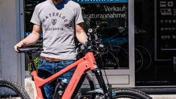 Inhaber des Wenaweser Zweiradcenters