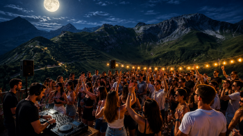 FullMoonSareis