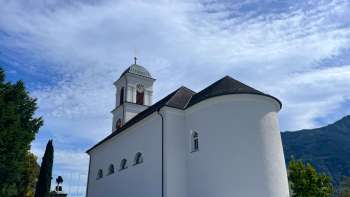 Aussenansicht der Pfarrkirche St. Peter und Paul
