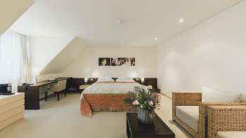 Geräumiges Zimmer im Hotel Residence