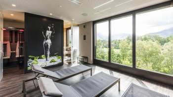Wellnessbereich mit Sauna und Infrarotkabine im b_smart hotel