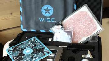 Ausrüstungskoffer mit Materialien für den Outdoor Adventure Room Malbun